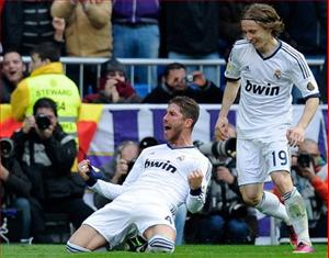 Một lần nữa, Real lại cho Barca 'ăn tát'!
