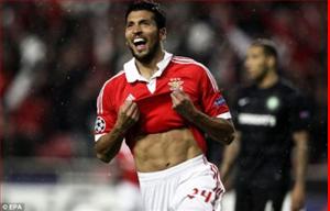 Chelsea lại phá đám Man Utd trong thương vụ Garay