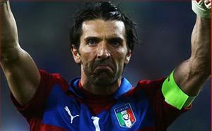 Balotelli tỏa sáng nhưng HLV Prandeloli lại khen... Buffon