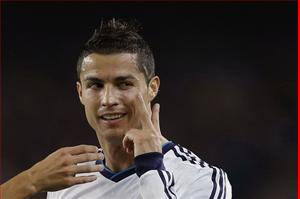 Lại chuyện nỗi buồn của Ronaldo: Làm ơn, hãy để Ronaldo được yên!