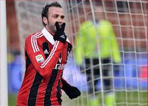 Pazzini tỏa sáng, Milan đè bẹp Lazio: Ngày phó tướng đóng vai đại tướng