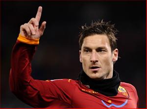 Thăng hoa cùng Roma, Totti sẽ góp mặt trong đội hình tuyển Italia