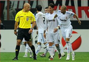 Howard Webb, điềm xấu cho Mou và Real?
