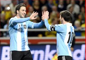 Barca đi tìm “số 9”: Higuain, tại sao không?