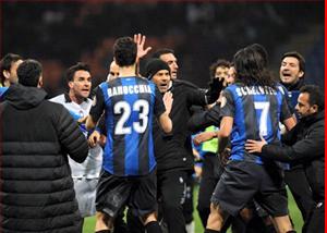 Khi cả trọng tài cũng muốn 'giết' Inter