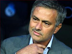 Jose Mourinho sẽ quay lưng với Chelsea và ở lại Real?