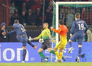 Người hùng Victor Valdes: Vàng thật không sợ thử lửa