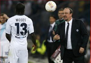 Thắng Basel, Benitez vẫn bất mãn với trọng tài
