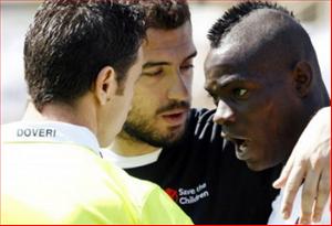 Sốc cho Milan: Balotelli bị treo giò 3 trận