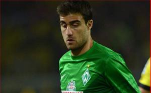 Dortmund chiêu mộ thành công trung vệ của Bremen