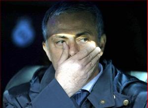 Sa thải Mou để mừng sinh nhật Casillas?