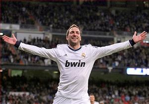 Higuain tuyên bố chán Real, khăn gói quả mướp sang Juventus