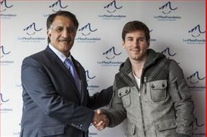 Nghỉ đến hết mùa giải, Messi sang Qatar hoạt động từ thiện