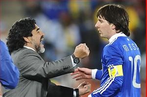 Lionel Messi đã sánh ngang Diego Maradona về số bàn thắng