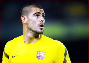 Từ sự kém cỏi của hàng phòng ngự Barca: Năm tồi tệ nhất của Valdes