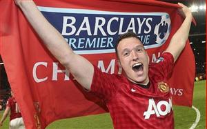 Phil Jones sắp được thưởng bản hợp đồng mới