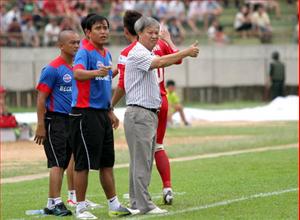 Becamex Bình Dương đứng cuối bảng V-League 2013: Rối!