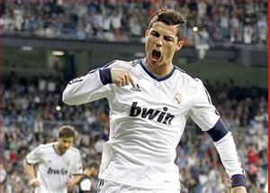 Cristiano Ronaldo: Vua của chung kết, báu vật của derby