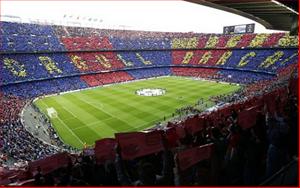 Camp Nou chật kín người: Trung thành và ảo mộng như fan Barca