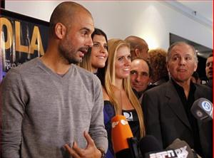 Pep Guardiola cương quyết nói không với Barca