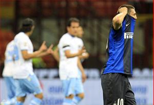 AC Milan, Juventus cùng thắng, Inter tiếp tục thua vỗ mặt