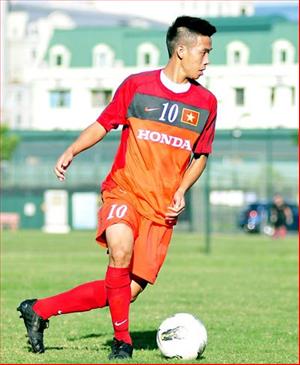 Văn Quyết trình làng kiểu đầu mới