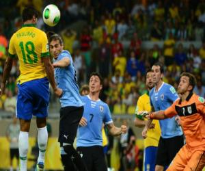 Đánh bại Uruguay, Brazil giành quyền vào chung kết Confed Cup