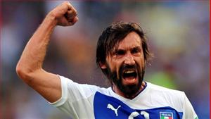 Andrea Pirlo tròn 100 lần khoác áo Italia: Chỉ có một Pirlo…