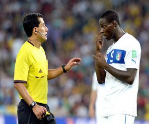 Từ Milan đến Azzurri: Balotelli không thích đùa