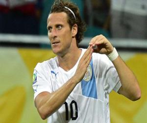 Chuyển đến chơi ở J-League, Forlan vẫn không lo mất suất dự World Cup 2014