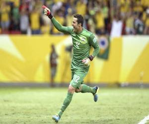Arsenal: Julio Cesar sẽ chấm dứt cơn ác mộng số 1?