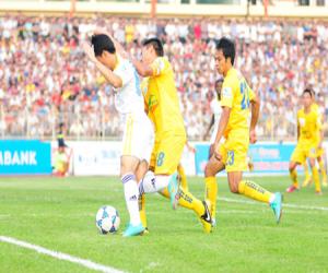 Bầu Đệ treo giò cầu thủ có biểu hiện tiêu cực