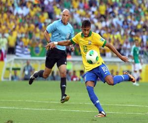 Brazil vào bán kết Confed Cup: Nguồn cảm hứng “Neymaravilha”