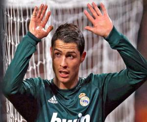 Ronaldo nhận lương bao nhiêu nếu trở lại Old Trafford?