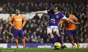 Man Utd: Trả giá bèo thì đừng hy vọng có Baines