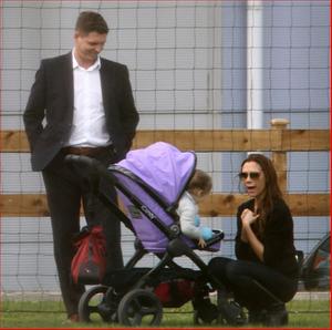 Đám cưới lãng mạn giữa đồng cỏ của sao Dortmund