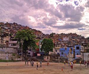 Bóng đá - lối thoát khỏi địa ngục ở Brazil