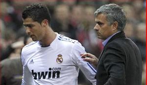 Bị nói xấu, Ronaldo chơi cao tay với Mourinho