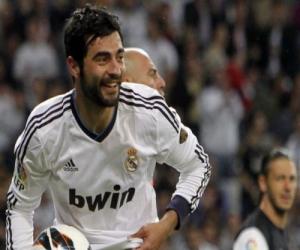 Benitez muốn giải cứu Albiol khỏi Real Madrid