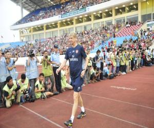 Gần 3 vạn CĐV mãn nhãn với buổi tập của Arsenal