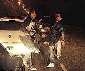 Maradona đá như trời giáng vào chỗ hiểm của paparazzi