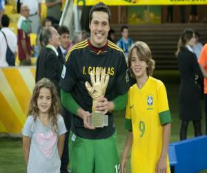 Barca để mắt đến Julio Cesar vì mức giá rẻ bèo