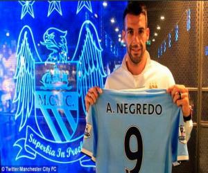 Man City: Chứng cuồng sắm tiền đạo