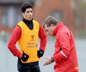 HLV Rodgers tiết lộ tuyệt chiêu thuyết phục Suarez ở lại Liverpool