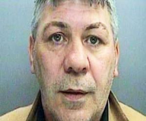 Kỷ vật của Rooney và Maradona bị yêu cầu trả lại