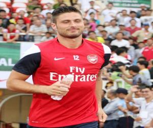 Lãng tử Giroud làm fan Mỹ Đình phát cuồng vì quá đẹp trai