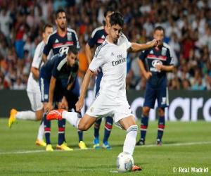 Sao trẻ cứu Real khỏi bẽ mặt trước Lyon