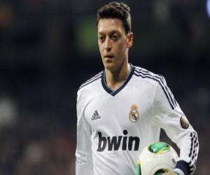 Hai đại gia nước Pháp nhảy vào cuộc giành giật Ozil, Man Utd gặp khó