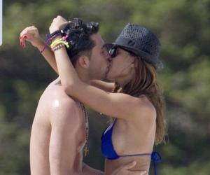 Sao trẻ Real say đắm bên gái một con hơn tuổi