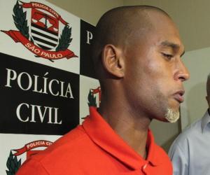 Brazil rúng động: Sao bóng đá giết chết hàng xóm rồi hiếp dâm
